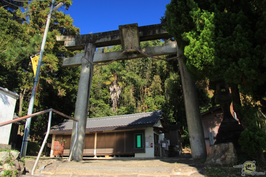 薬隆寺 八幡神社